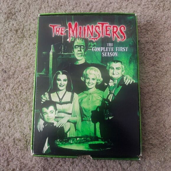 The Munsters - The Complete First Season DVD Set PRE-OWNED - Picture 1 of 3